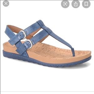 Born Reta Blue T Strap Thong Sandal - Sz 10